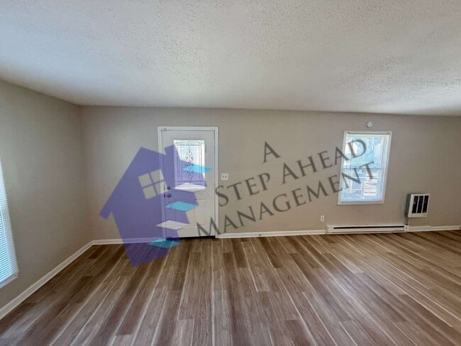 955 N Belmont Ave