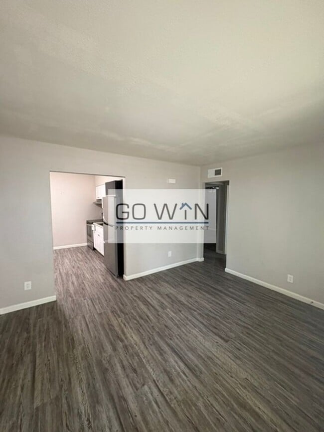 6621 West Myrtle Ave Unit 4