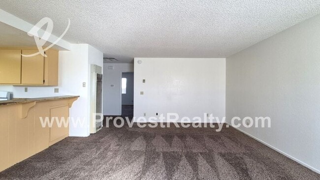 Photo - 17058 Deodar St
