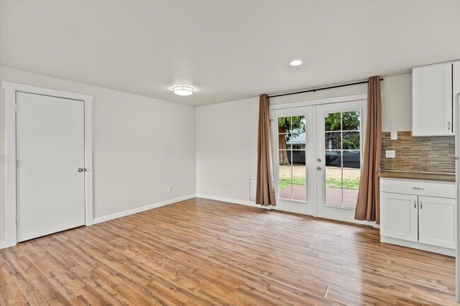 Photo - Well-Maintained Everett Rental with Functional Layout and Outdoor Space