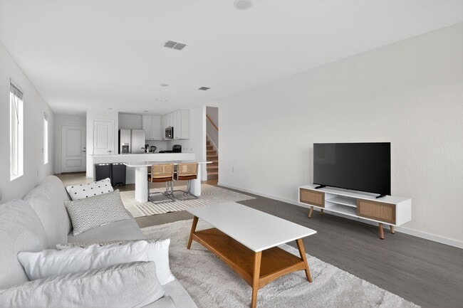 Photo - 1451 Neria Loop