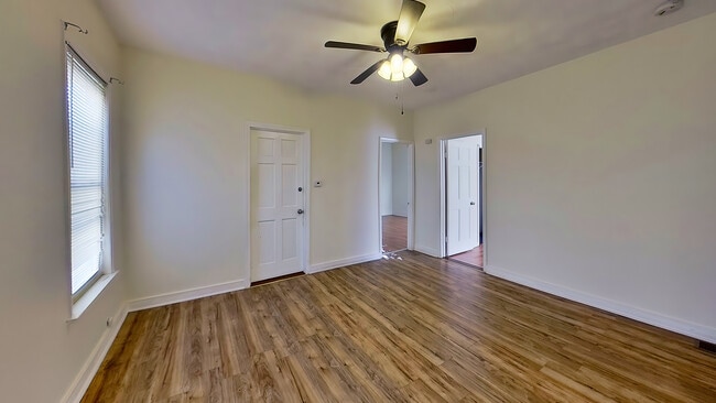 Building Photo - 29 Glenwood Sq Unit 29 Glenwood Sq Apt 1