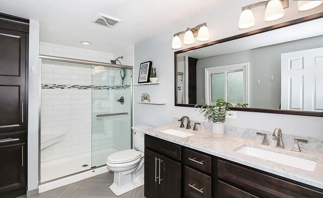 Photo - 826 S Salem Dr