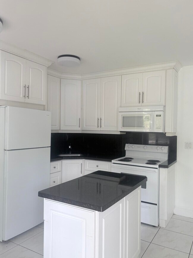 Photo - 1801 NE 25th Ave Unidad 1-3