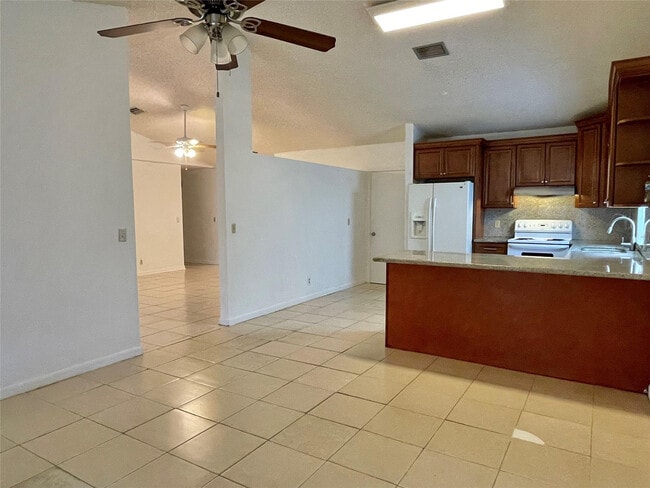 Photo - 9133 NW 48th St