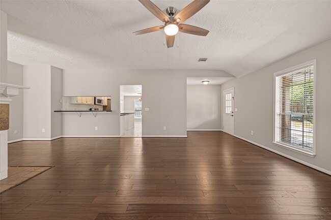 Photo - 27 Lush Meadow Pl