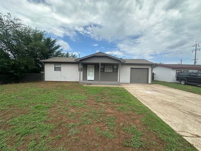 Photo - 3 bed, 1 bath, 1 car garage