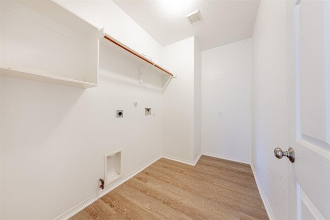 Photo - 13727 Charterhouse Way