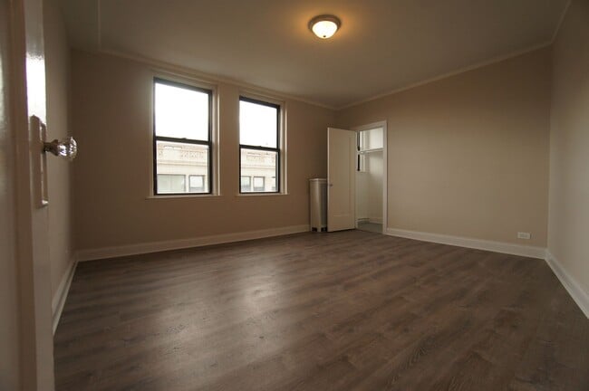 Photo - 2770 N Milwaukee Ave Unit 301