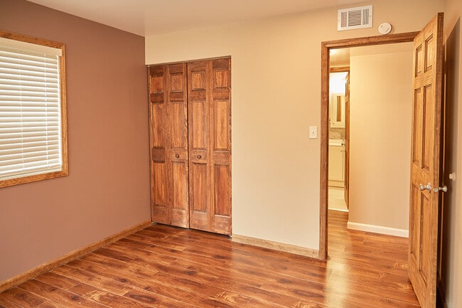 Tudor Park Apartments