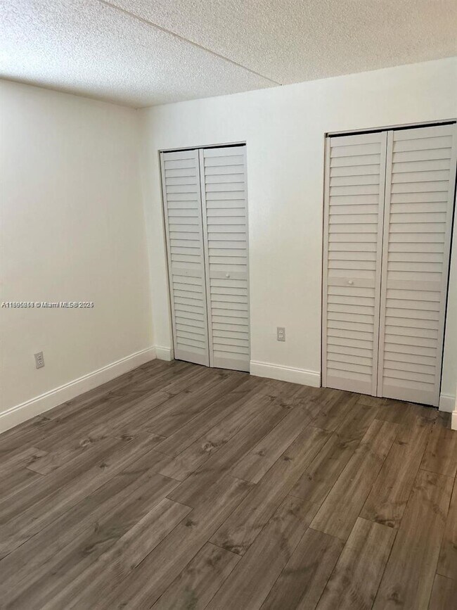 Photo - 6045 NW 186th St Unidad 303