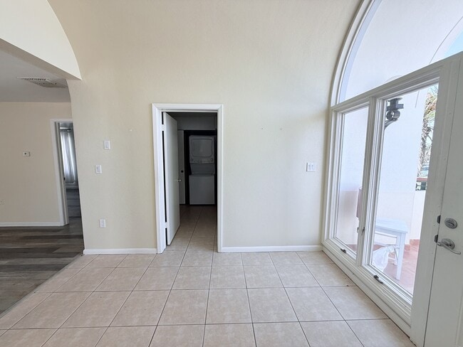 Photo - 735 Dodecanese Blvd