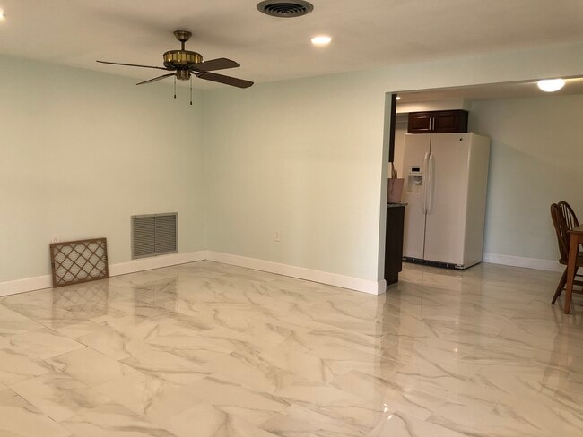 Photo - 5121 Dove Dr Unit Studio rental