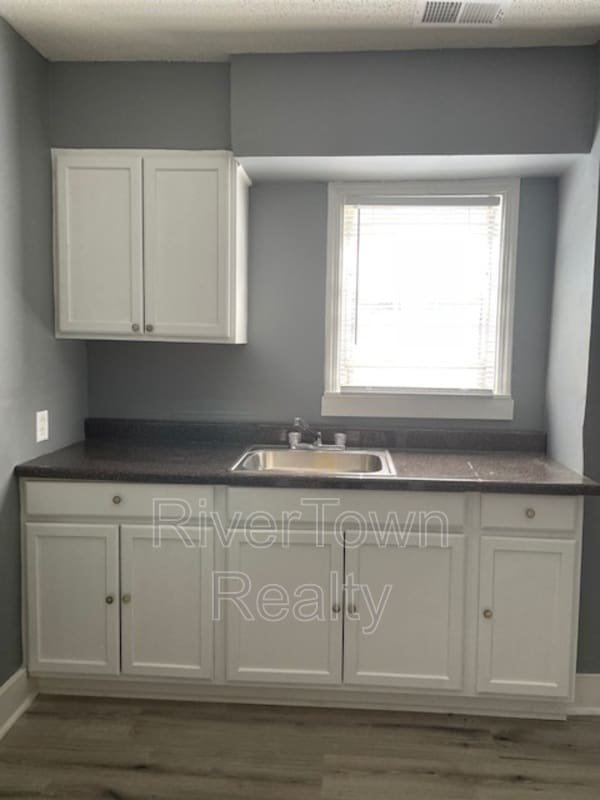 Photo - 3755 Fairmont Ave