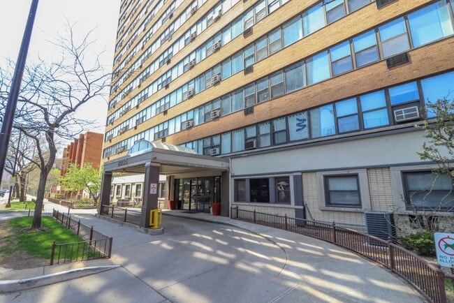 Photo - 6030 N Sheridan Rd Unit 2011