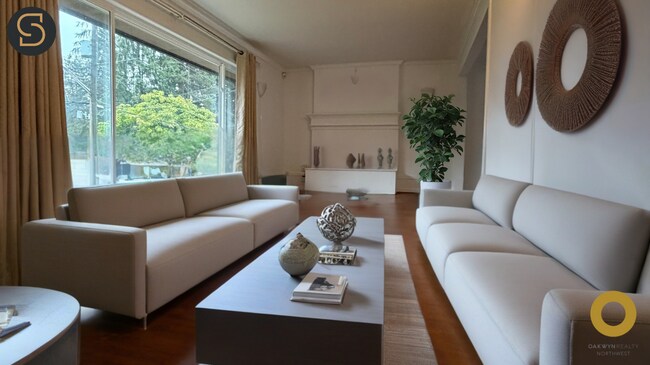 Photo - 4059 Liverpool St