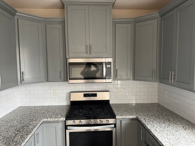 Building Photo - 4501-4503 Cyclamen Way Unit 4501