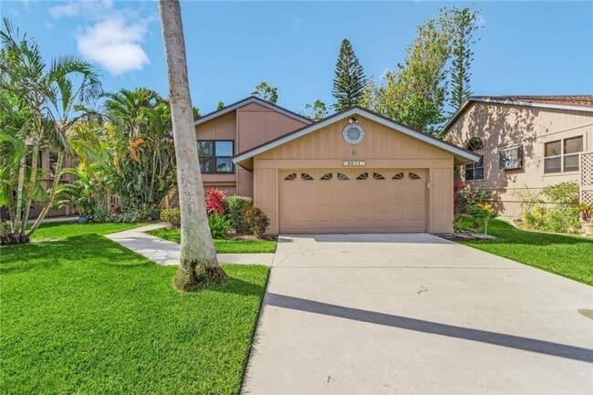 Building Photo - Rolland Court