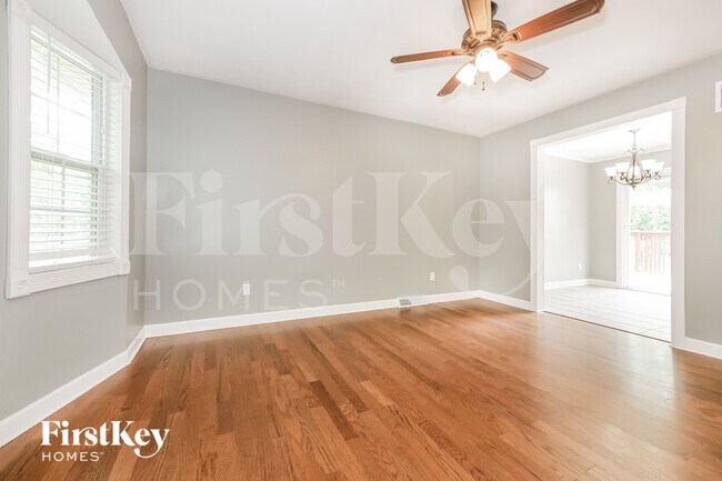Photo - 1903 Karlton Way