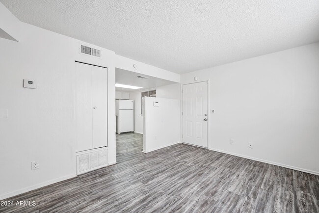Photo - 436 W Clark St Unidad Apt 101