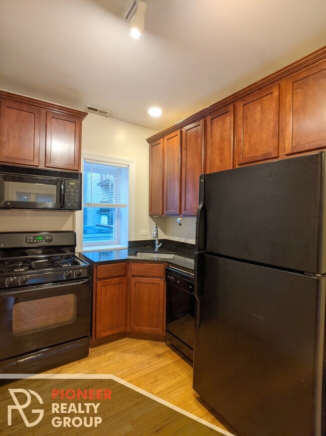 Photo - 3240 N Clifton Ave