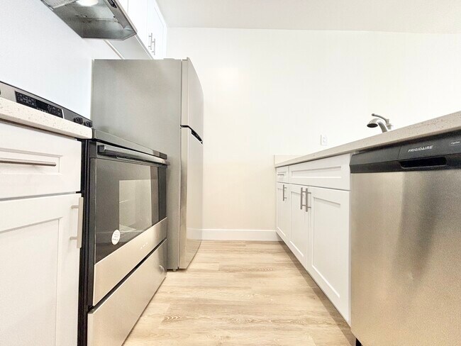 Photo - 1784 N. Sycamore Ave. Los Angeles, CA 90028 Unit 202