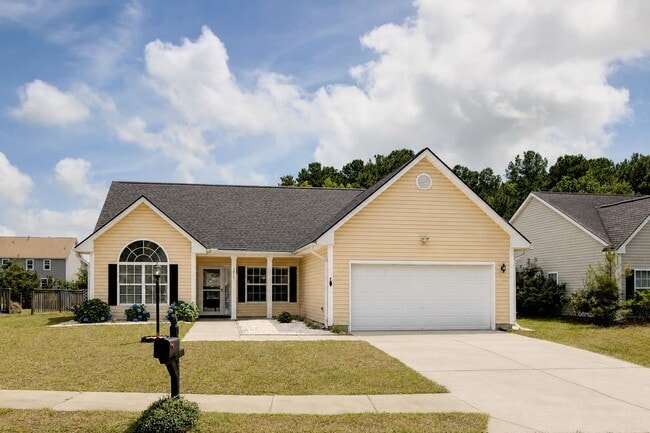 Building Photo - Johns Island Rental | Screened Porch & Pond Views