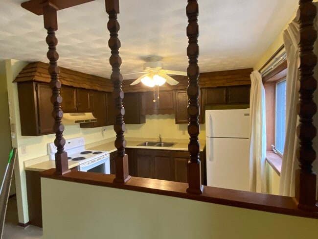 Kitchen - 103 S Spring St