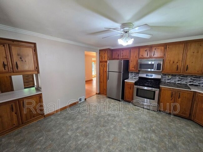 8401 Ericson Dr