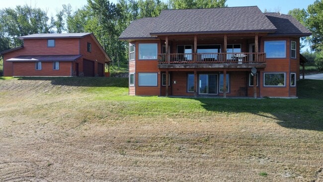 Photo - Stunning Home in Beautiful Private Setting!!