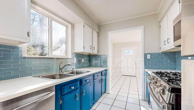 Photo - 12013 Stilwell Pl NE Unit A