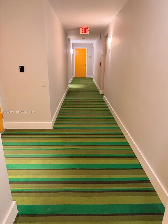 Photo - 133 NE 2nd Ave Unidad 209