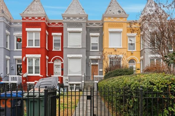 Building Photo - 1006 K St NE Unit B