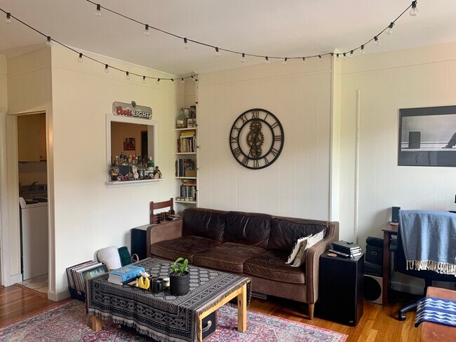 Photo - 213 Newbury St Unidad 6A