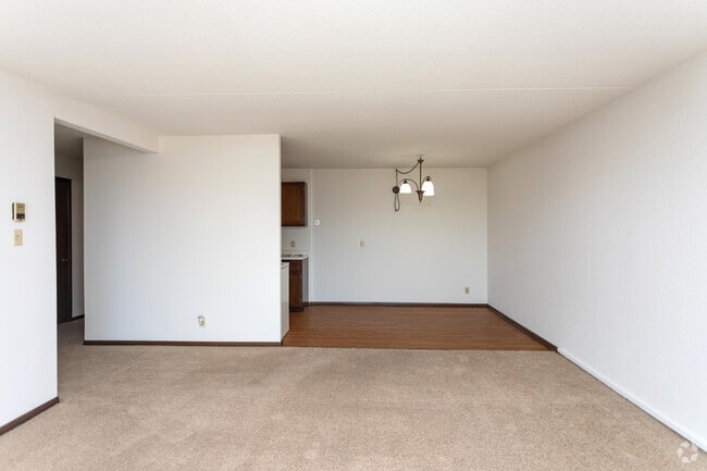 2BR, 1BA - 1,070SF