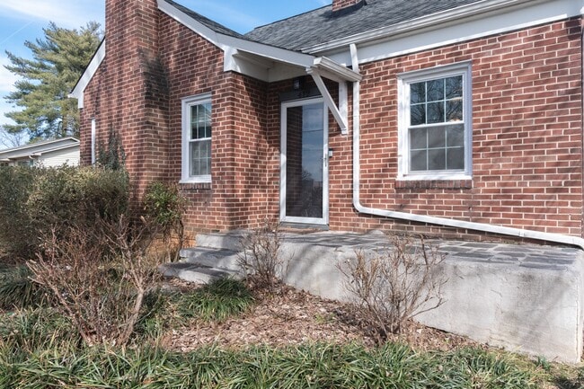 Photo - 412 Keeble St