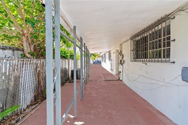 Photo - 361 E 39th St Unit 361 E 39th St # 1