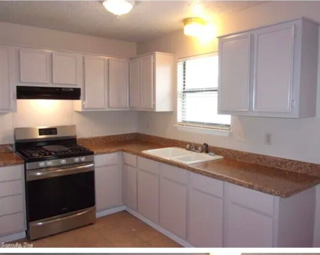 Photo - 1722 W 44th St Unit B