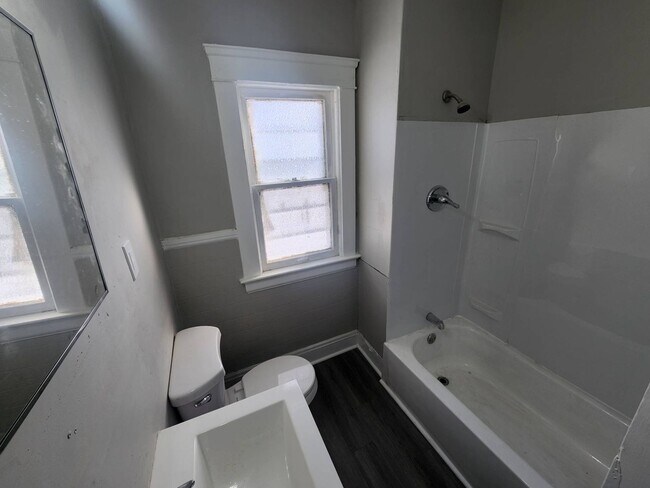Photo - 12514 Locke Ave