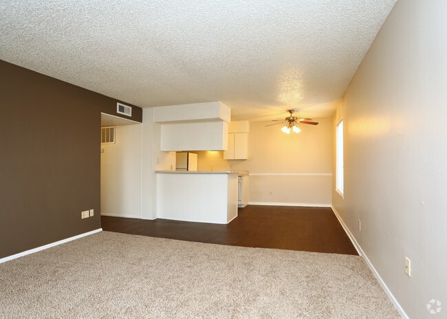 2BD,2BA - 1045 SF