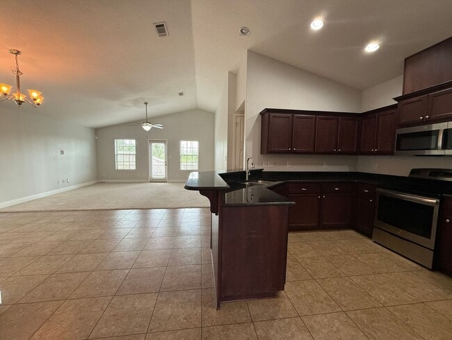Photo - Pensacola - Weatherstone - 4 bedroom, 2 bathroom - w/ lawn care included