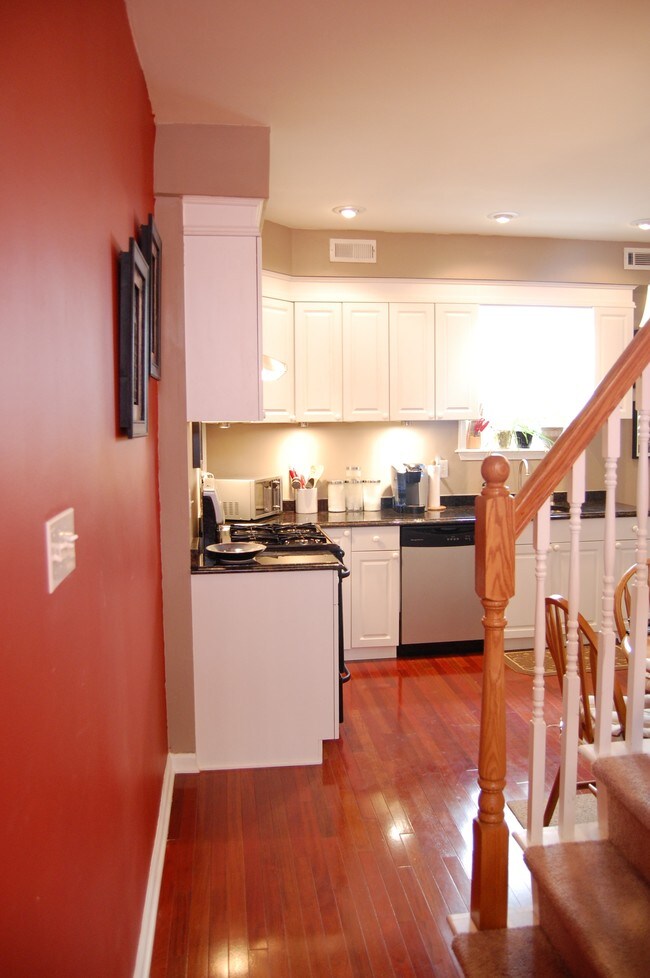 Photo - 2105 Kimball St