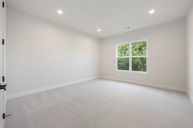 Photo - 6119 Campos Dr