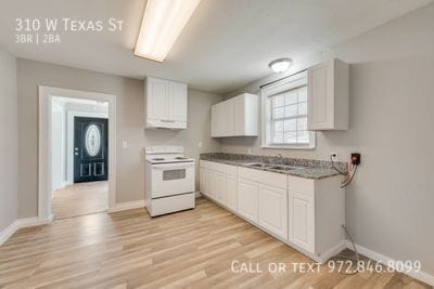 Photo - 310 W Texas St