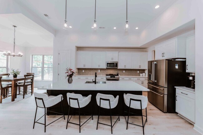 Photo - 5118 E Lawrenceburg Ln