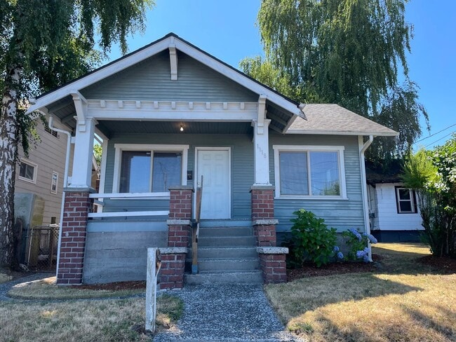 Building Photo - 3-bedroom in Tacoma Rental