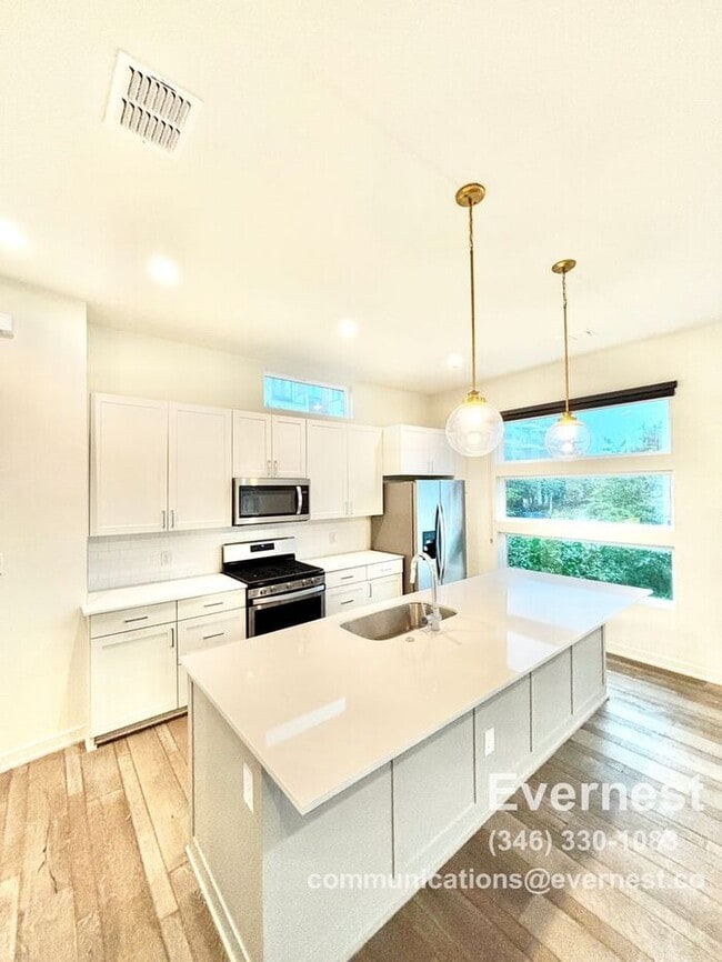 Photo - 2528 N Fitzhugh Ave