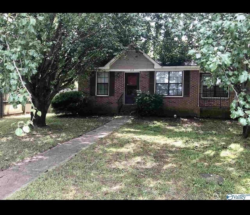 Photo - 315 Cardinal Dr SW