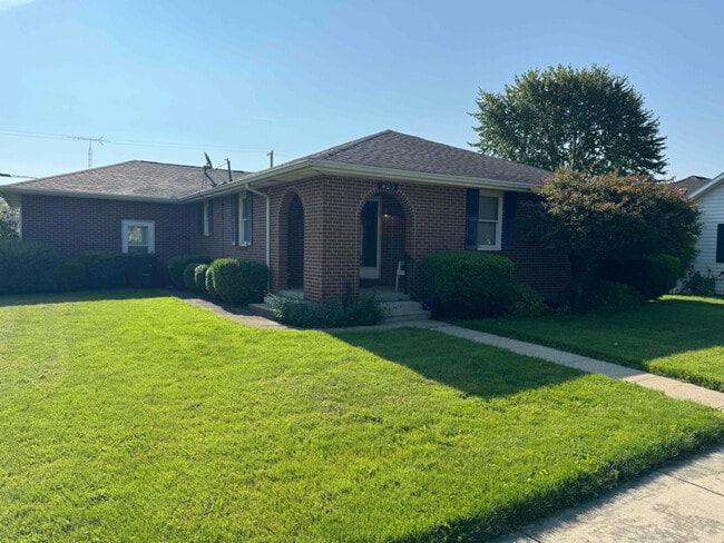 Building Photo - 403 S High St