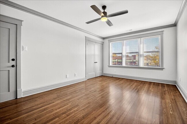 Photo - Glowing, Girl Unit 3817A - 925